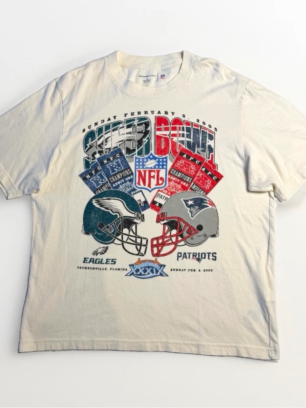 Abercrombie & Fitch XXXIX Eagles vs Patriots NFL White Shirt Size S